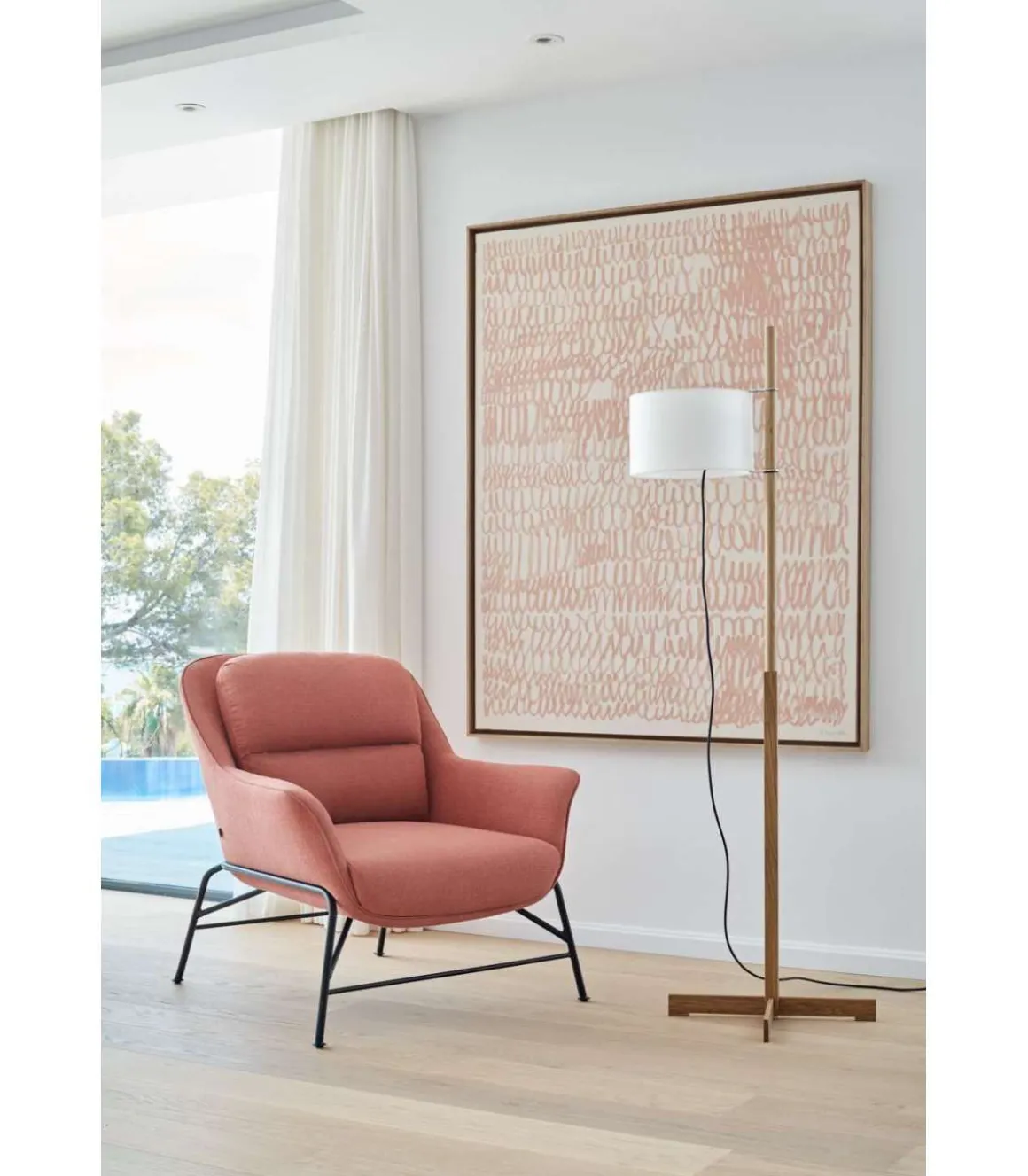 Butaca modelo Sadira acabado Coral, 84cm(ancho) 87cm(alto) 88cm (largo)