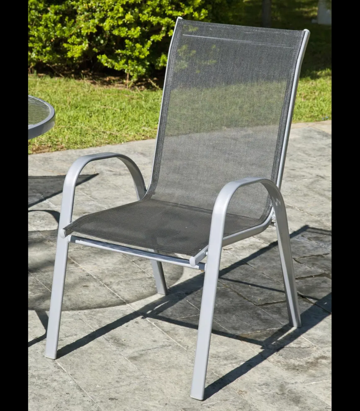 Conjunto mesa + 4 sillones acero Seul-150/4, en acabado color plata.