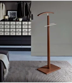 Galan 303 herraje cromo satinado y madera color nogal. 114 cm (alto), 48 cm (ancho), 28 cm(fondo).