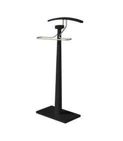 Galan 368 lacado en negro y herraje cromo. 112 cm(alto), 46 cm (ancho), 34 cm(fondo).