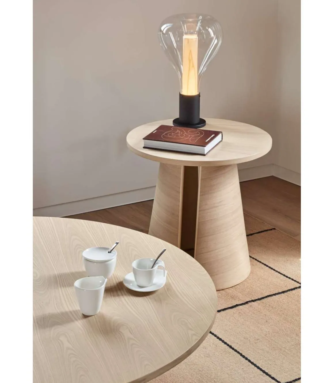 Mesa auxiliar de rincón modelo Cep acabado natural claro, 50cm(ancho) 50.1cm(alto) 50cm (largo)