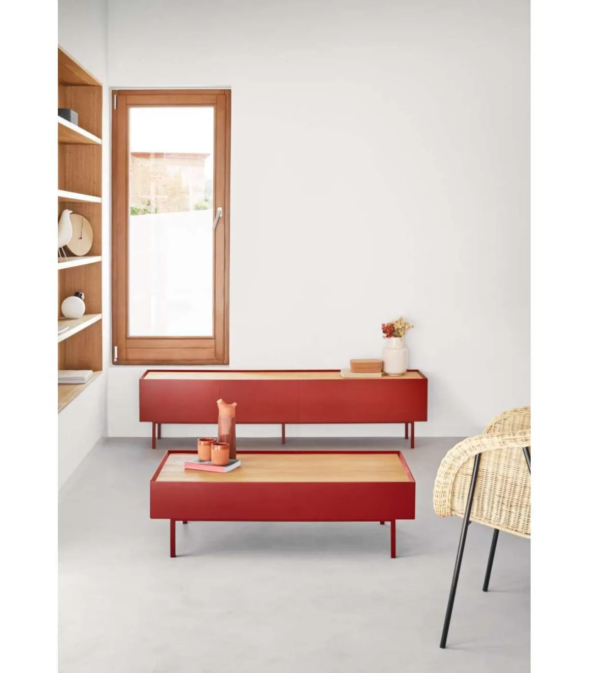 Mesa de centro para comedor modelo Arista 2 cajones acabado burdeos, 60cm(ancho) 34cm(alto) 110cm (largo)