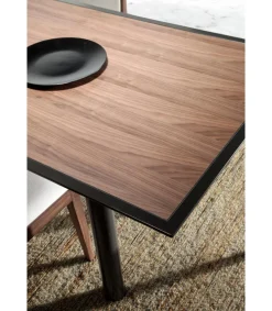 Mesa rectangular con acabado en madera de nogal Luna, 200 x 90 x 75 cm (largo x ancho x alto)