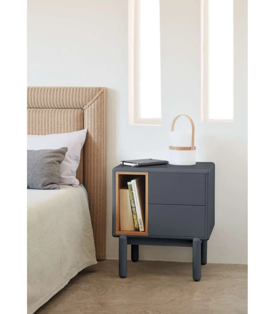 Mesita de noche para dormitorio modelo Corvo 1 hueco 2 cajones acabado gris antracita, 35cm(ancho) 55cm(alto) 48cm (largo)