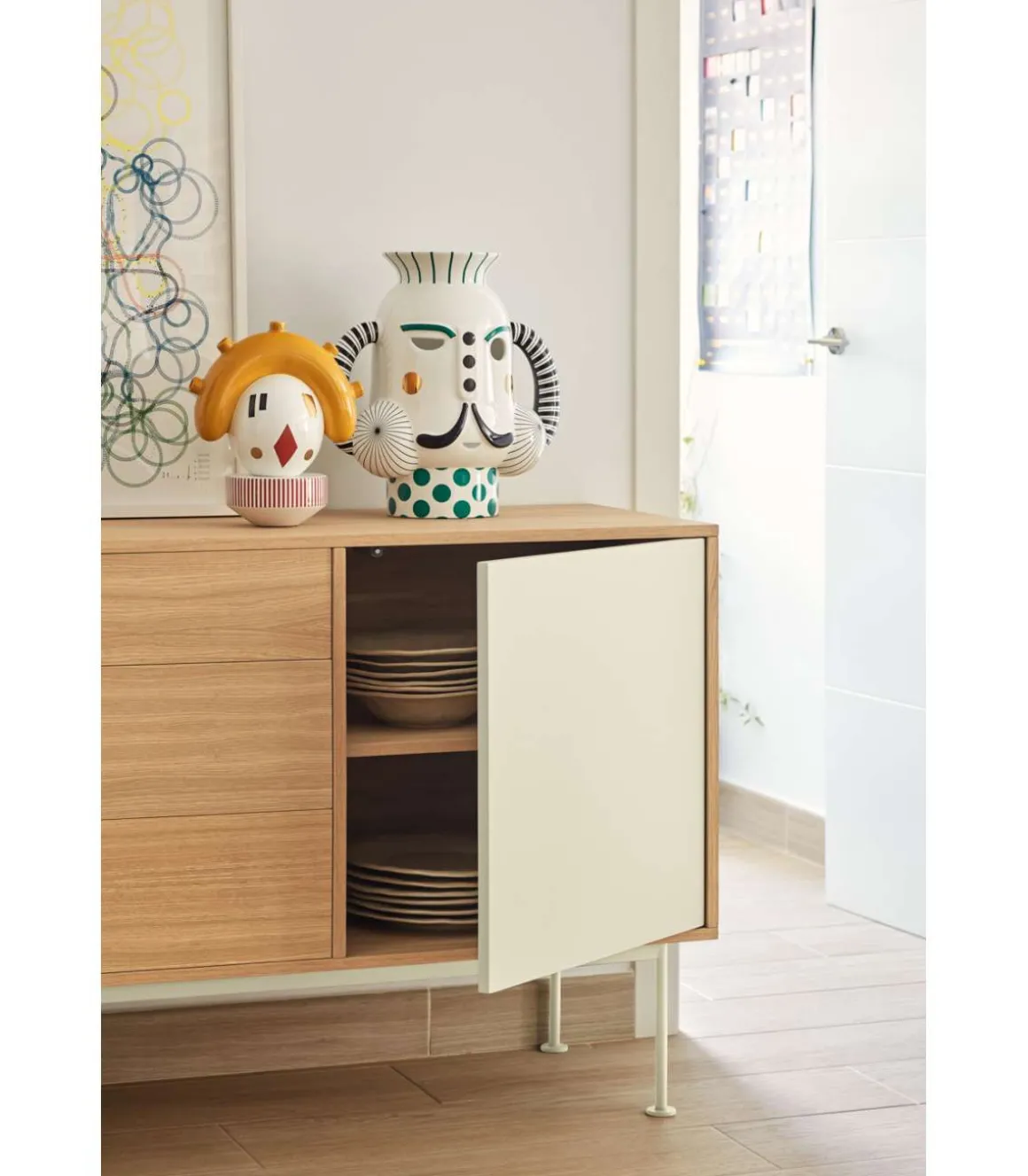 Mueble aparador modelo Yoko 1 puerta 3 cajones acabado roble/crema, 45cm(ancho) 80cm(alto) 128cm (largo)