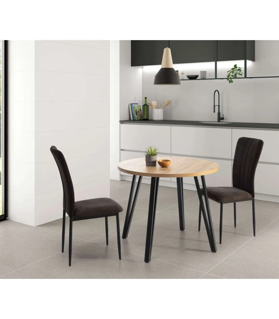 Pack de 4 sillas modelo Hobby acabado negro, 96cm (alto) 58cm (ancho) 42.5cm (largo)