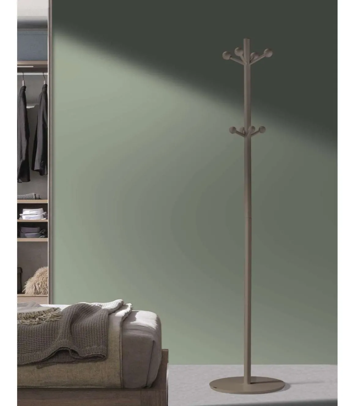 Perchero mod. 402 lacado en color moka, 180 cm(alto)37 cm(ancho)37 cm(largo)