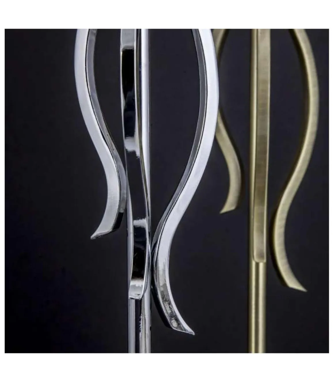 Sobremesa modelo Dalia acabado cromo 45 cm(alto) 26 cm(ancho) 26 cm(largo)